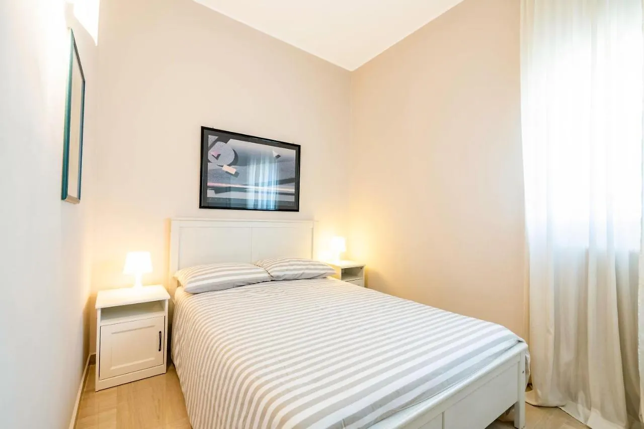 2 Bedrooms Penthouse In The City Center Bari Apartment