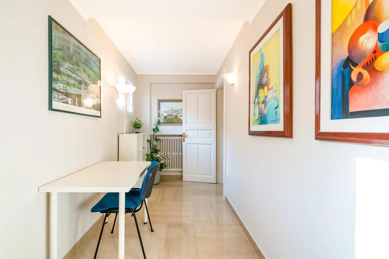 2 Bedrooms Penthouse In The City Center Bari Apartment